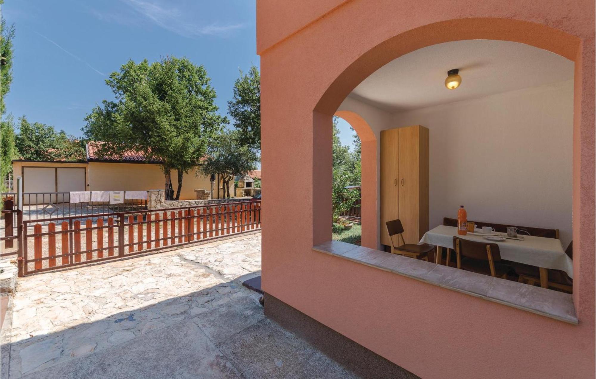 Amazing Apartment In Pavicini With Kitchen Luaran gambar