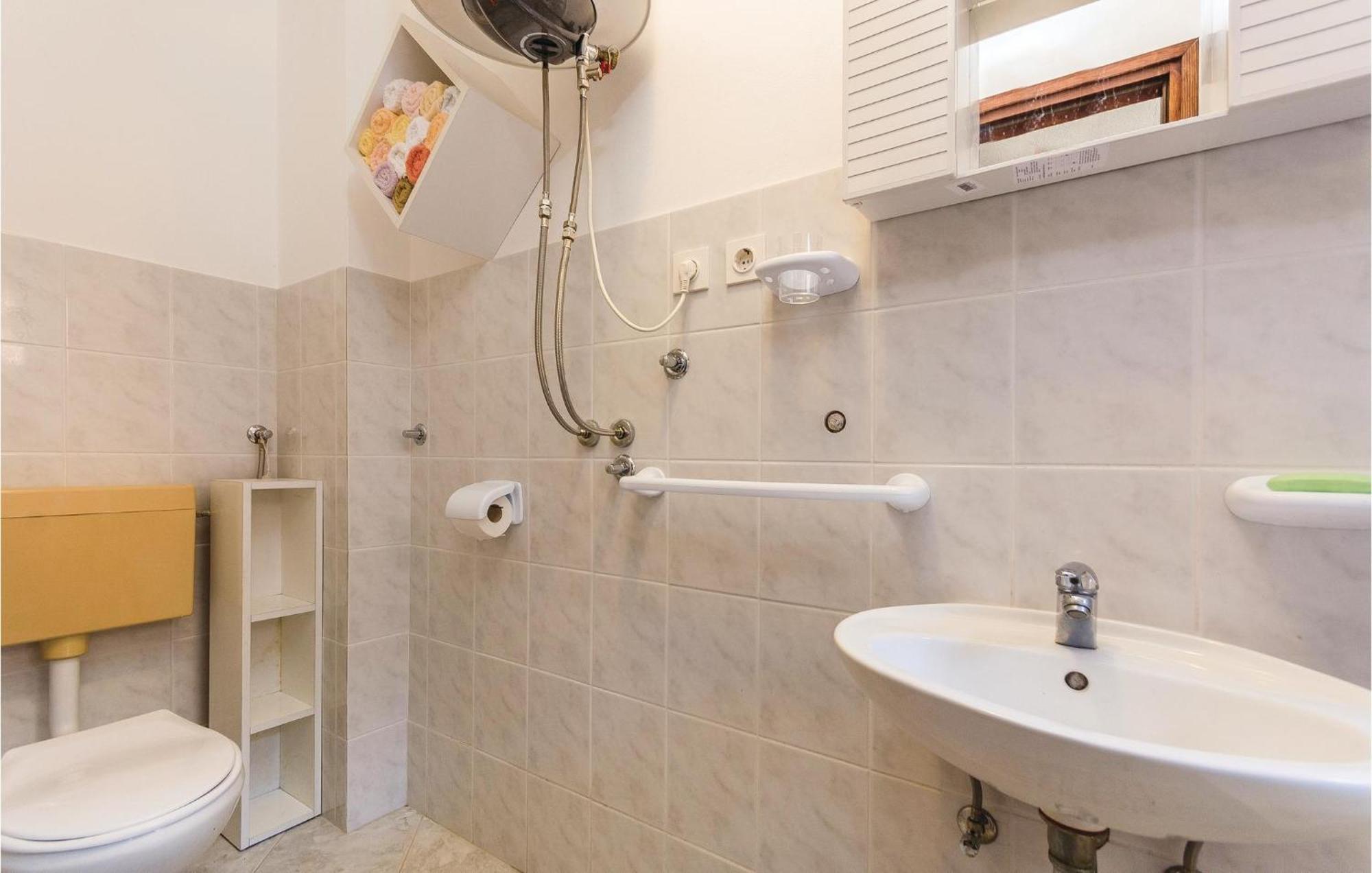 Amazing Apartment In Pavicini With Kitchen Luaran gambar
